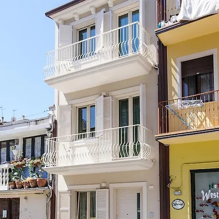 Il Piccolo Giglio فندق مبيت وإفطار Porto SantʼElpidio