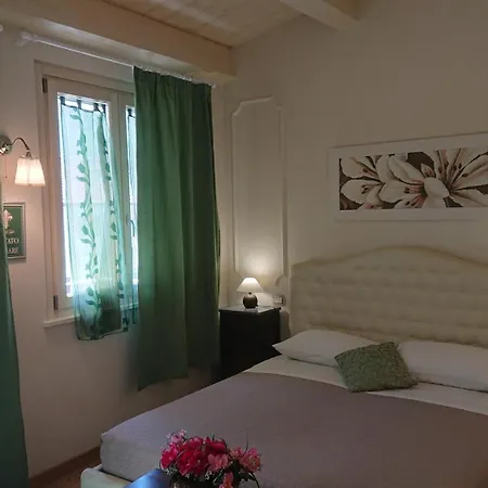 住宿加早餐酒店 伊尔短笛吉廖住宿加早餐旅馆 3*